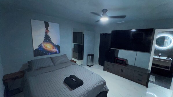 1 chambre, fer et planche à repasser, Wi-Fi, draps fournis