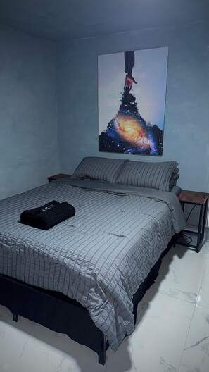 1 chambre, fer et planche à repasser, Wi-Fi, literie fournie