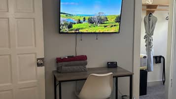 In-room safe, desk, laptop workspace, free WiFi