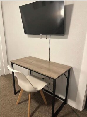 In-room safe, desk, laptop workspace, free WiFi