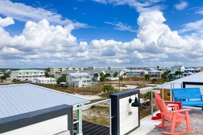 Terrace/patio - Happy Ours with Elevator – Rooftop Views & Beach (Mexico Beach)