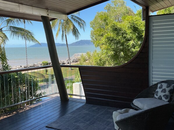 Terrace/patio - Beach vibes 2-bedroom house with gorgeous sea views in Machans Beach (Machans Beach)