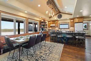 Dining - 1912 -D- Farmhouse Homestead (Nazareth)