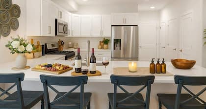 5 Beds 1500 Sq ft Walkable Kitchen 1 and a half Bath
