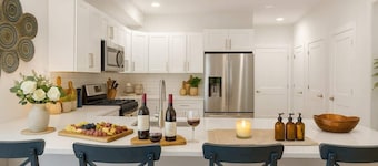 5 Beds 1500 Sq ft Walkable Kitchen 1 and a half Bath