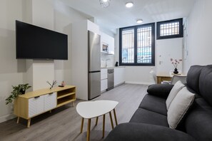 TV - Apartment for groups near the airport (Torrejón de Ardoz)