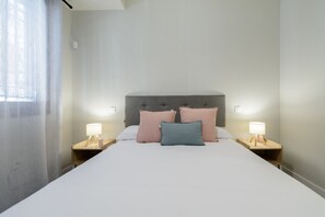 3 bedrooms, iron/ironing board, travel cot, WiFi - Apartment for groups near the airport (Torrejón de Ardoz)