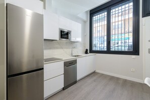 Fridge, microwave, oven, dishwasher