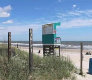 Beach nearby - Point Break Historic Beach Cottage (Carolina Beach)