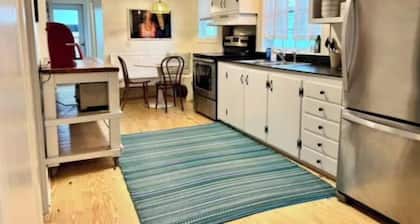 Blue Buoy Historic Bungalow-Across the street from the Beach-Pet Friendly