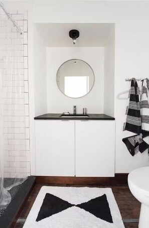 Shower, hair dryer, soap, shampoo - Two Modern Containers-walk to the beach-Two blocks to the beach-Pet Friendly (Carolina Beach)