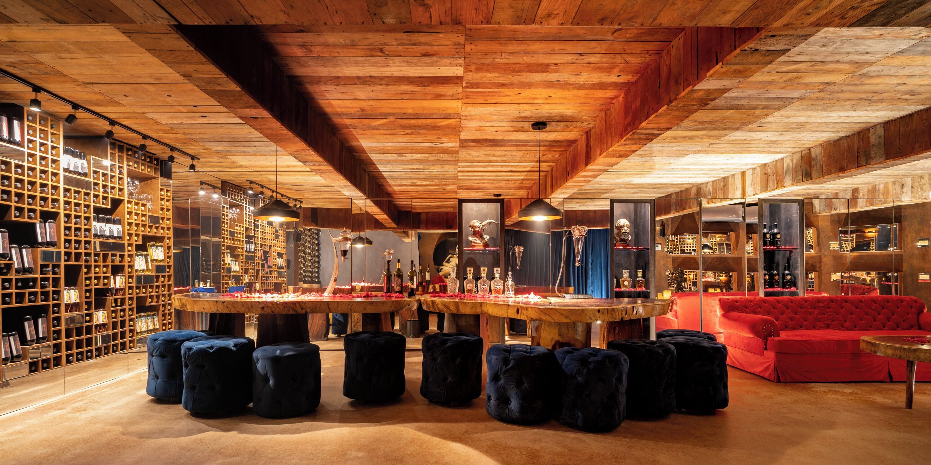 3 bars/lounges, rooftop bar