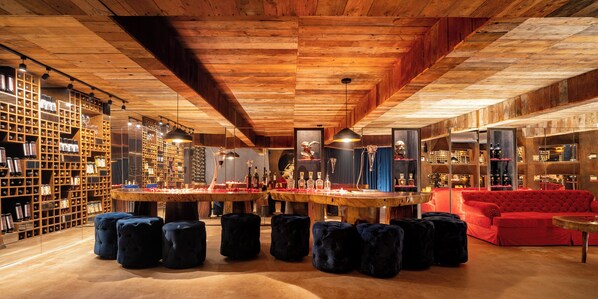 3 bars-salons, bar sur le toit