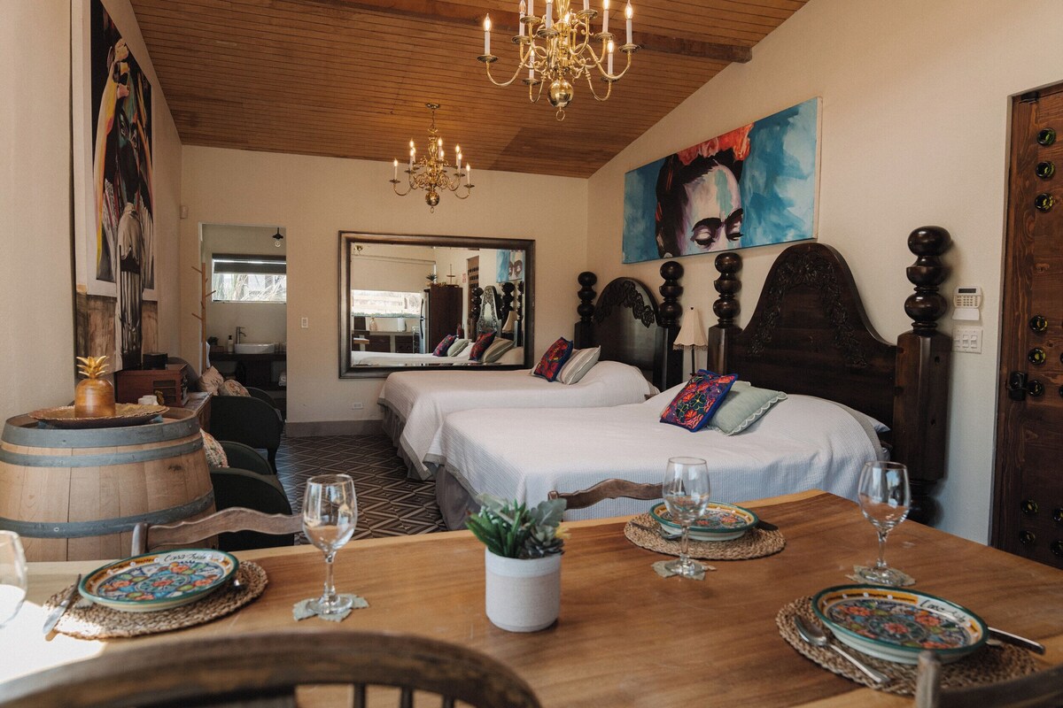 Family Chalet, Vineyard View | Gebar bulu kapas, busa memori, bar mini, Wi-fi percuma 