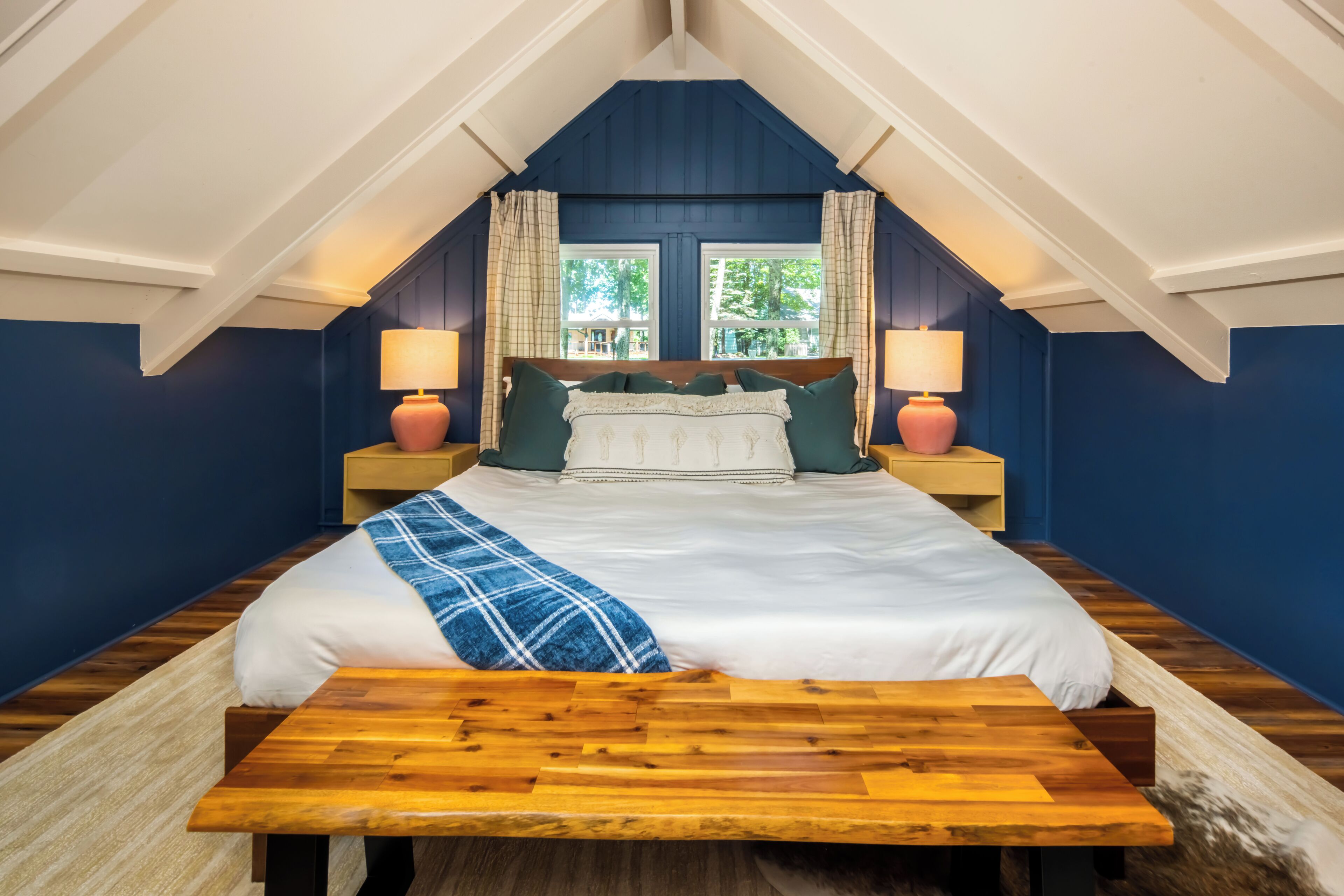 4 slaapkamers, een strijkplank/strijkijzer, gratis wifi, beddengoed