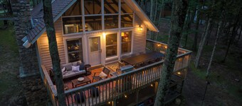 The Bristle & Birch - Hot Tub, Fire Pit, Sauna