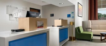 Modern Comfort & In-Room Amenities l Close to Charlottesville Highlights