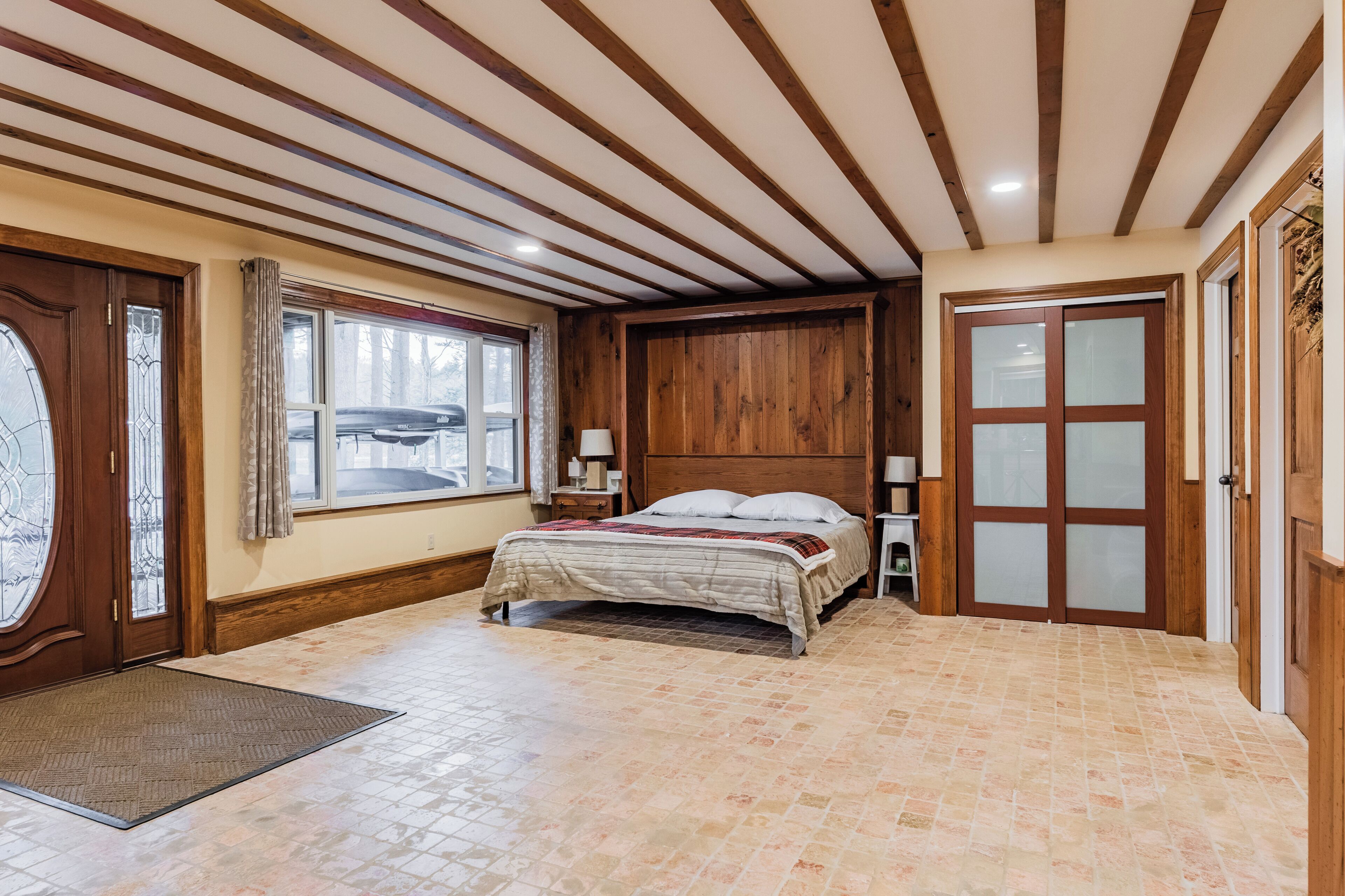 5 bedrooms, Internet, bed sheets