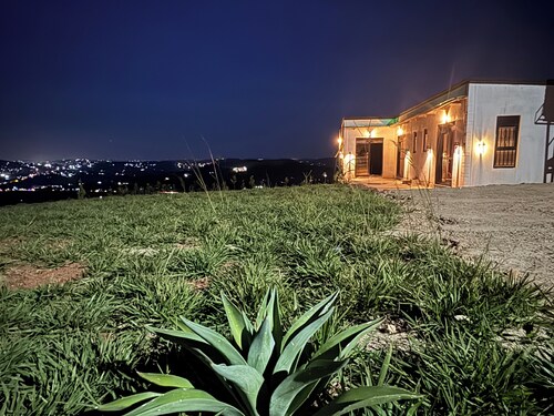 Self contained rooms with Beautiful View and pergola in the skyline of Mpigi.