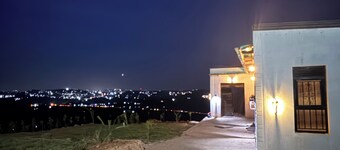  Self contained rooms with Beautiful View and pergola in the skyline of Mpigi.