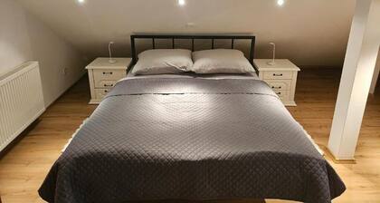 Close to highway, private parking, entire property only for you.