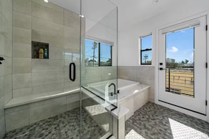 Hair dryer, soap, toilet paper - 5BR/5.5BA New Villa in Los Angeles With Parking (Los Angeles)
