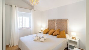 2 bedrooms, iron/ironing board, travel cot, WiFi