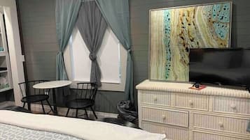 1 bedroom, internet, bed sheets