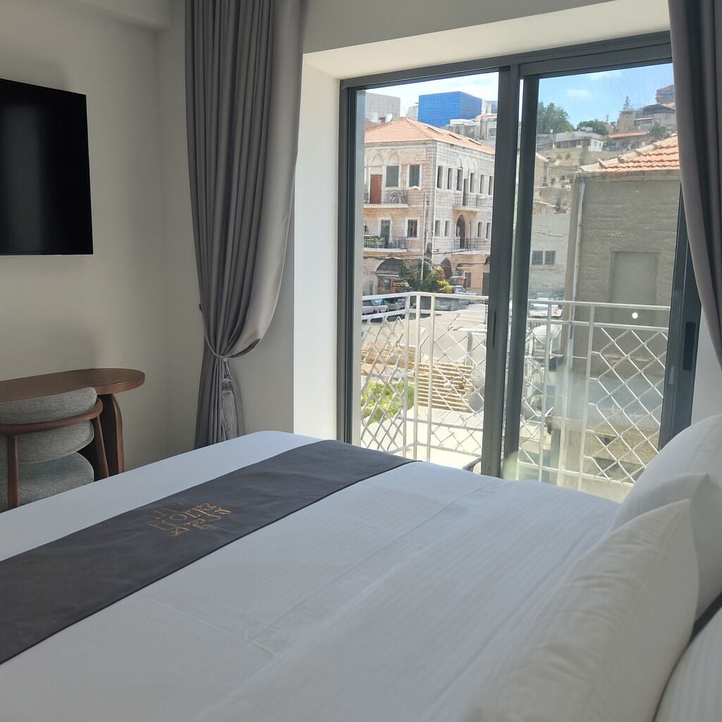 Superior Studio Suite, Balcony, City View | Egyptian cotton sheets, premium bedding, pillow-top beds, minibar