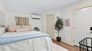 1 habitación, tabla de planchar con plancha, internet y ropa de cama