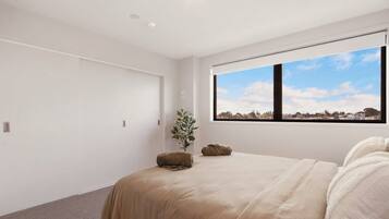 3 bedrooms, WiFi, bed sheets