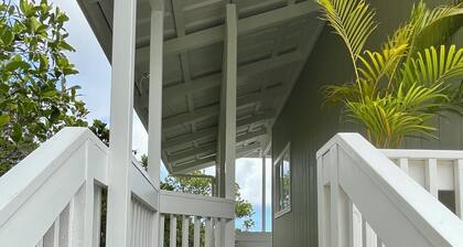 Cool studio in Naalehu with ocean views