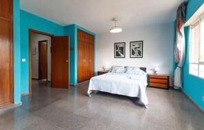 2 slaapkamers, een strijkplank/strijkijzer, gratis wifi