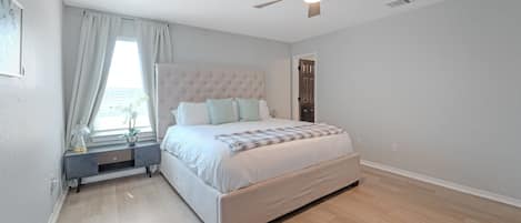 3 bedrooms, iron/ironing board, WiFi, bed sheets