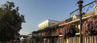 Hidden Gem Quiet 2BR Guest House Near Downtown with King Beds, Kitchen & Patio