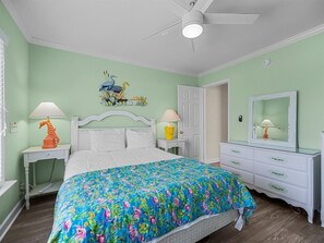 6 bedrooms, free WiFi, bed sheets
