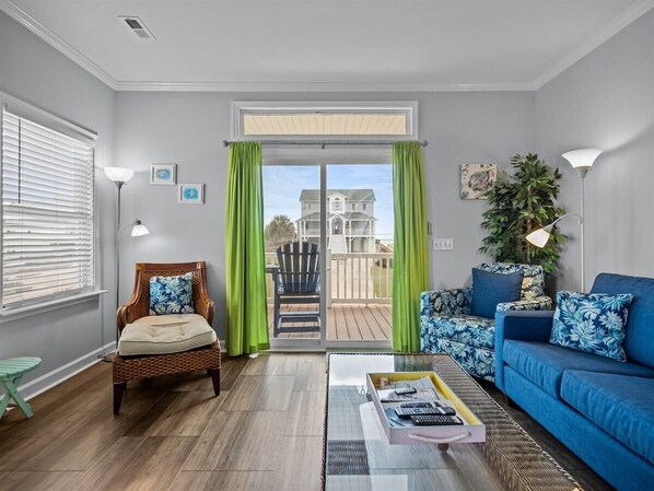 Smart TV, reproductor de DVD y futbolito 