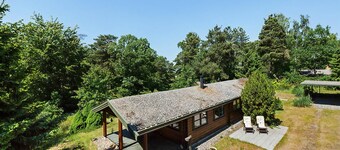 Classic summer house with Arresø view