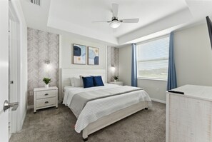 Comfort Apartment | Individually decorated, individually furnished, laptop workspace