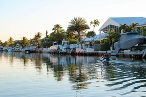 Marina - Waterfront Paradise: Dock, Pool & Beach at Cabana Club (Key Colony Beach)