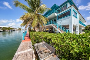 Exterior - Waterfront Paradise 4/4, Private Dock, Game Lounge, Pool, Hot tub & Beach Access (Key Colony Beach)