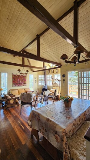 Grand Cabin, Mountain View | Living area - Villa das Araucarias - Urubici - SC (Urubici)