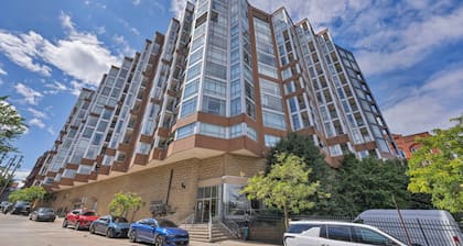 Flats CLE Retreat, Free Parking, 24/7 Gym