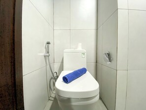 Standard Apartment | Bathroom