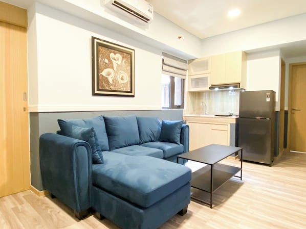 Deluxe Apartment | Living area