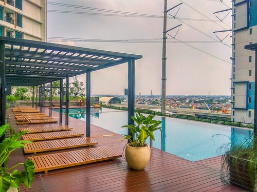 Homey And Nice Studio At Lrt City Bekasi Apartment