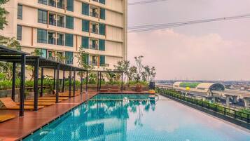 Kolam renang outdoor