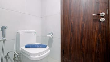 Standard Apartment | Bathroom