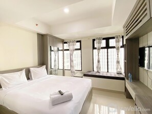 Standard Apartment - Homey And Warm Studio Pollux Chadstone Apartment (Cikarang)