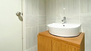 Apartemen Standar | Kamar mandi
